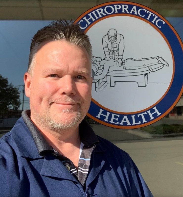 Dr. David Waring, DC, chiropractor at Health Link Chiropractic Clinic in Sterling Heights, Michigan